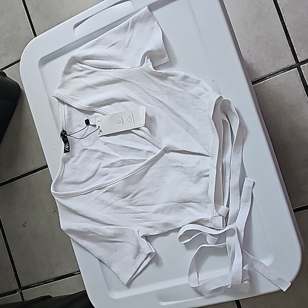 ZARA WHITE CROP TOP